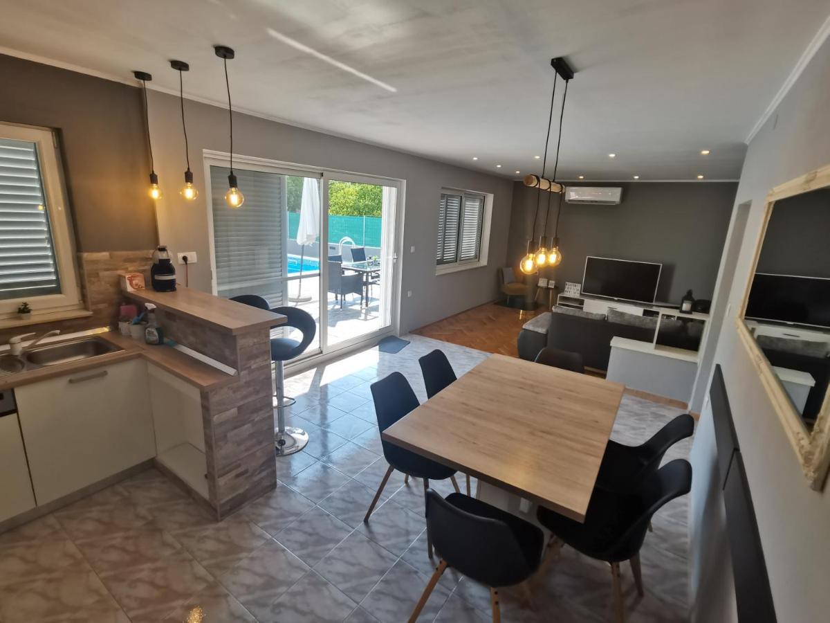Holiday Home Villa Marija Radosic  Eksteriør bilde